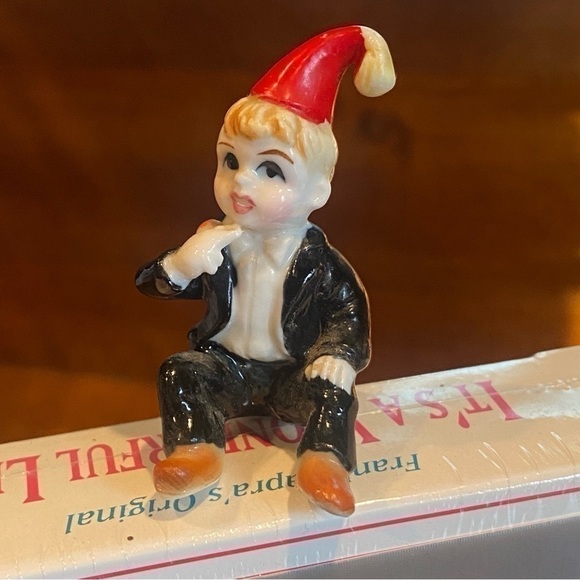 Christmas Items: Vintage Angel Bell 1996, It’s a Wonderful Life VHS, Figurine - Picture 9 of 11